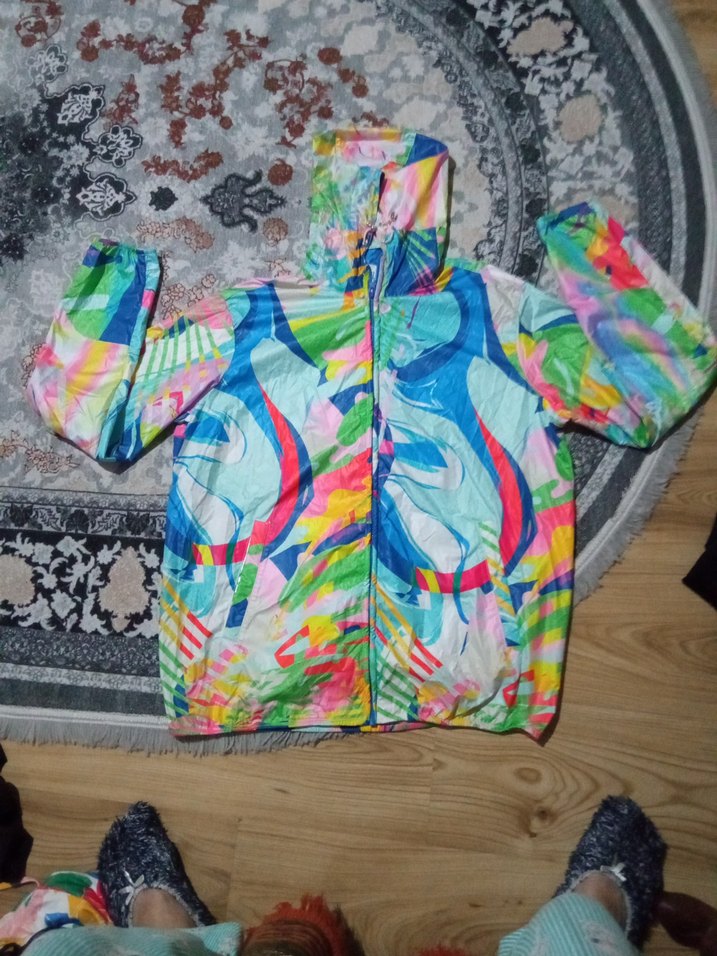 Renkli Kapüşonlu Kadın yağmurluk - Görsel 2