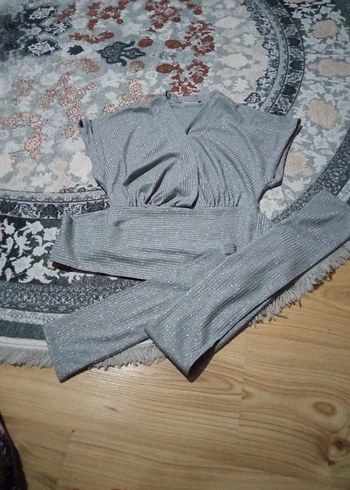 Gri V Yakalı Kemerli Kadın Aktif Giyim bluz - Görsel 3