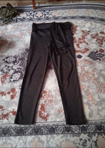 Kemer Detaylı Siyah Midi Tayt - Görsel 3