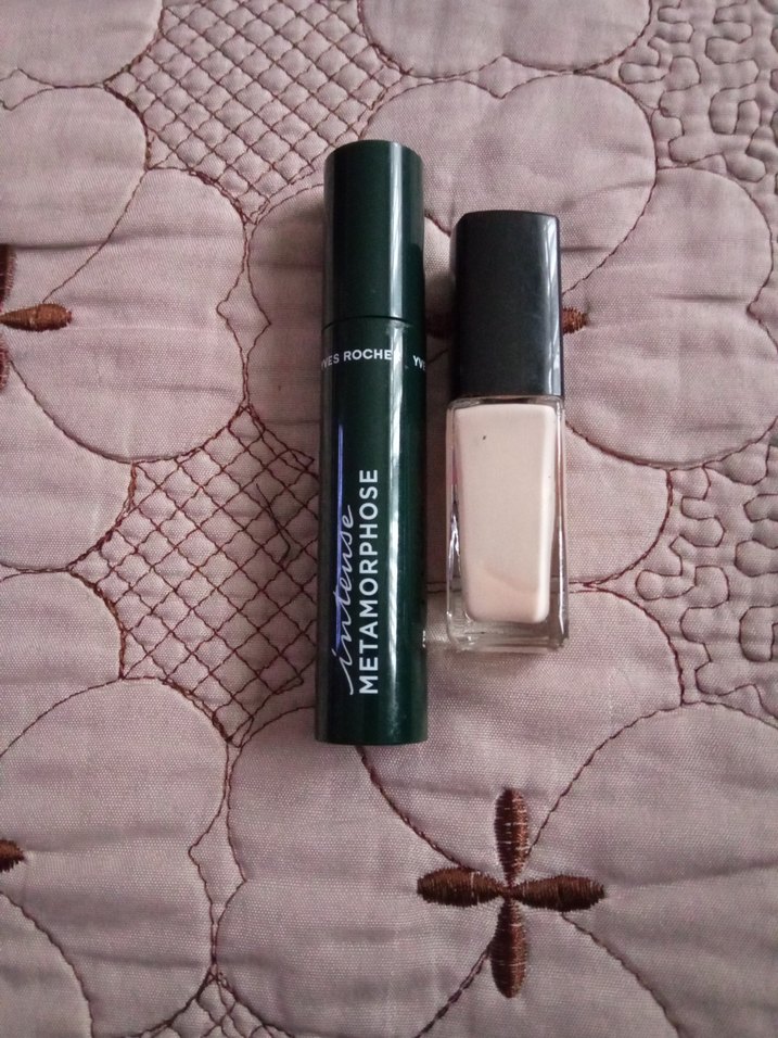 YVES  ROCHER maskara ve oje - Görsel 3