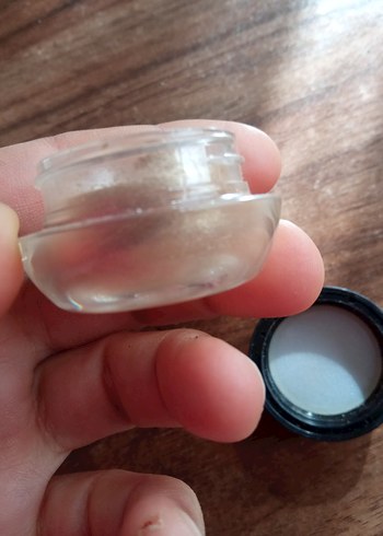 Shiseido Parlak Siyah Pudra - Görsel 3