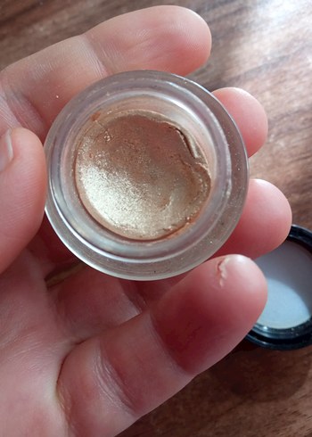 Shiseido Parlak Siyah Pudra - Görsel 4