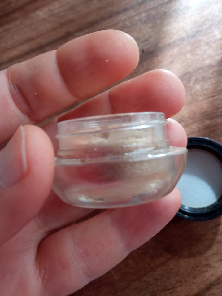 Shiseido Parlak Siyah Pudra - Görsel 5