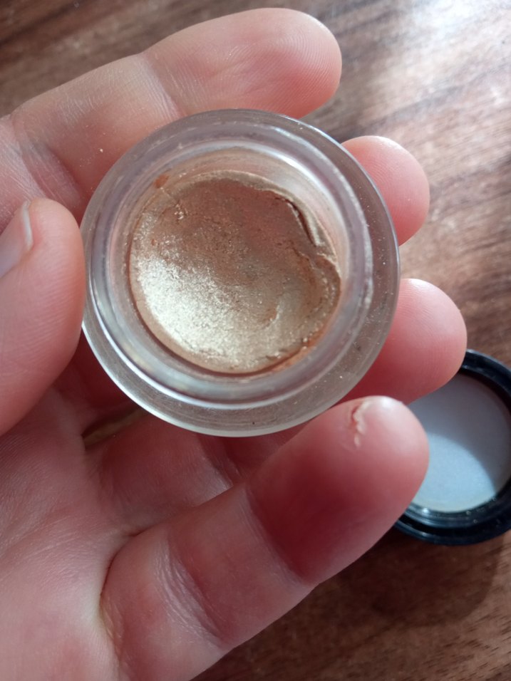 Shiseido Parlak Siyah Pudra - Görsel 4