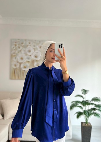 Mavi Drapeli Yüksek Yakalı Kadın Saten Gömlek - Görsel 2