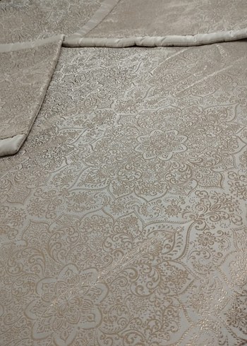 Kahverengi Düz Desen Yatak Örtüsü - Görsel 2