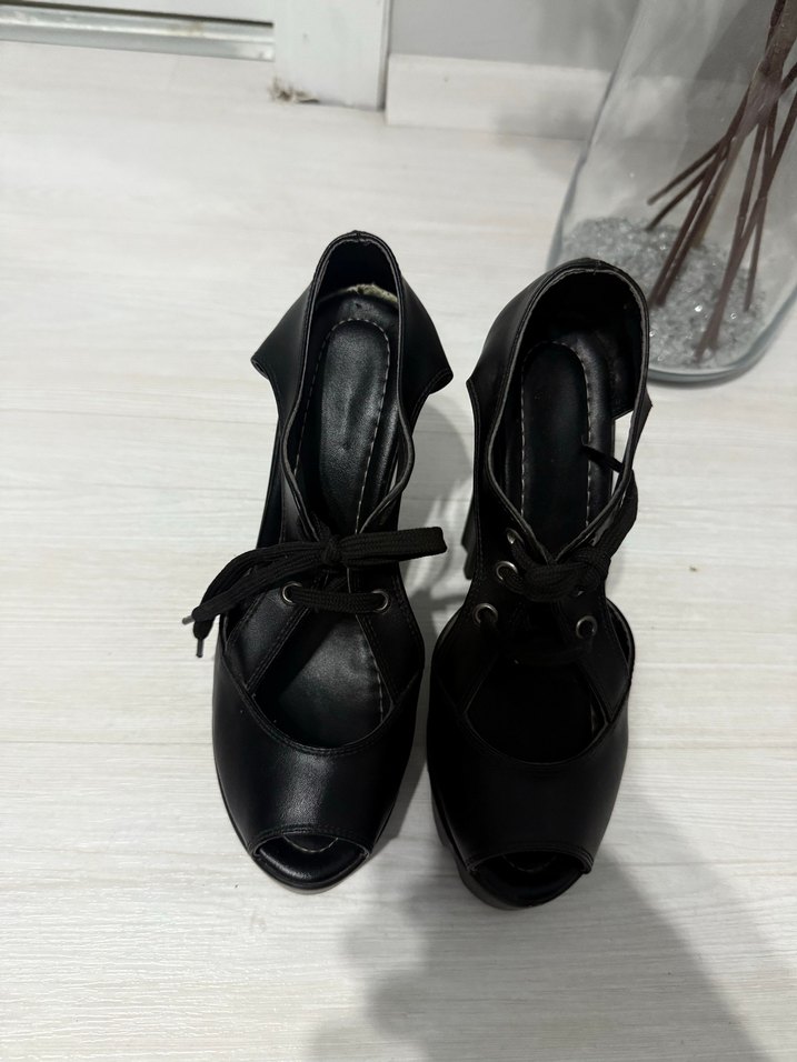 Siyah Platform Topuklu Gotik Kadın Ayakkabı - Görsel 2