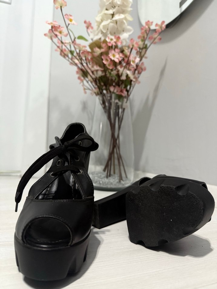 Siyah Platform Topuklu Gotik Kadın Ayakkabı - Görsel 4