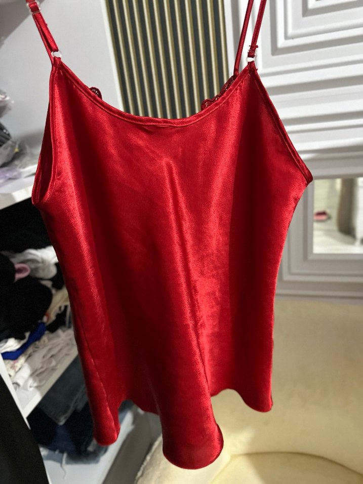 Nakışlı Kırmızı Saten Midi Gecelik - Görsel 2