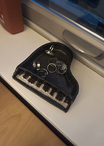 Kahverengi Piyano Temalı Seramik Tabak - Görsel 2