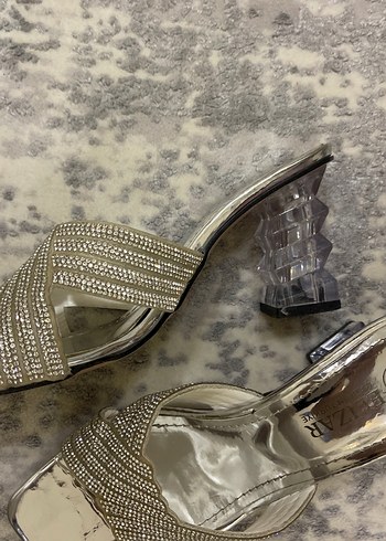 Gri Parlak Topuklu Kadın Abiye terlik ayakkabı - Görsel 2