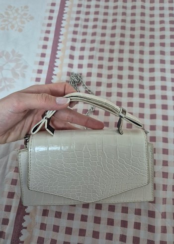 Beyaz Yılan Derisi Desenli Zincir Detaylı Çanta - Görsel 4