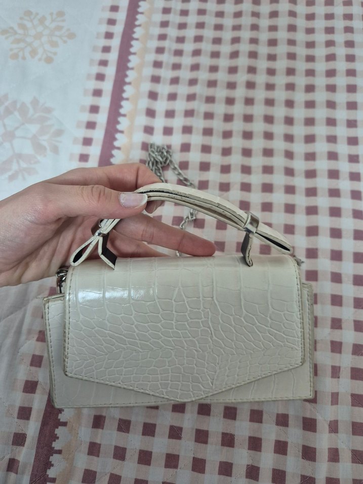 Beyaz Yılan Derisi Desenli Zincir Detaylı Çanta - Görsel 4