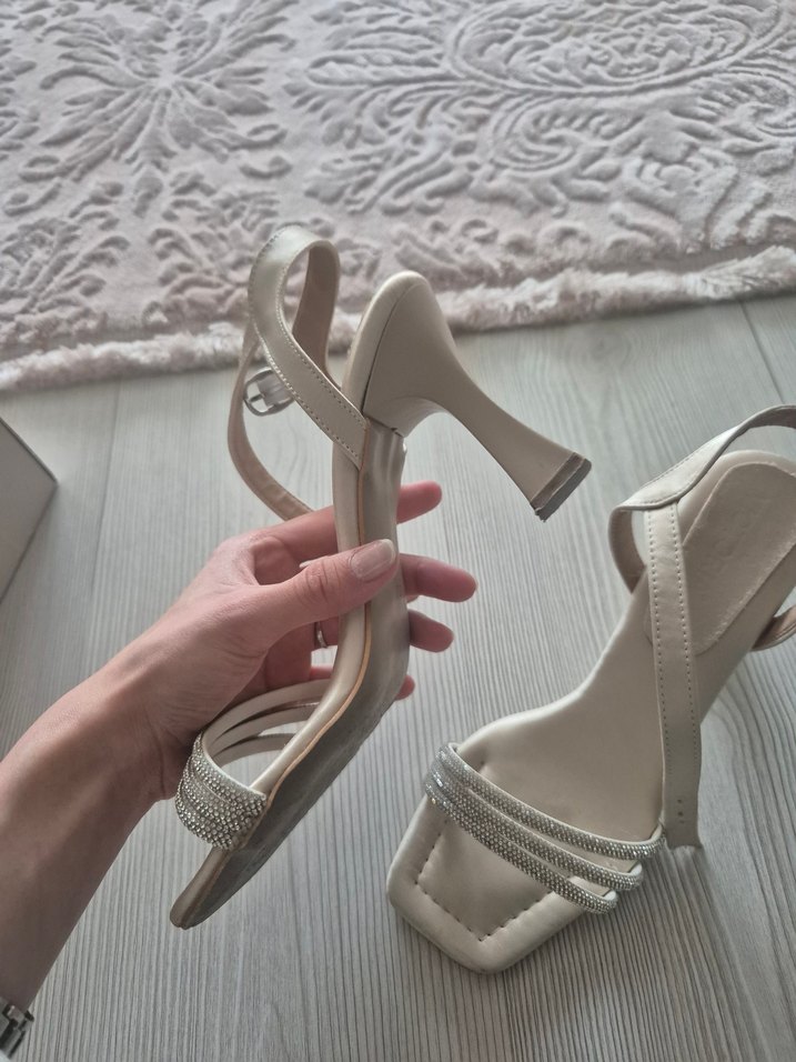 Bej Tokalı Kadın Topuklu Abiye Ayakkabı - Görsel 4