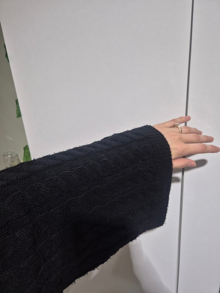 Uzun Siyah Gotik Kadın Elbisesi Örgü Model - Görsel 4