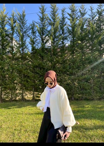 Ekru İnci Detay Hırka - Görsel 2