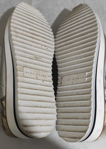 Parlak Altın Bağcıklı Kadın Klasik Ayakkabı - Görsel 4