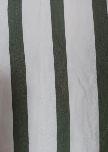 Çizgi düğme detaylı kadın gömlek - Görsel 9