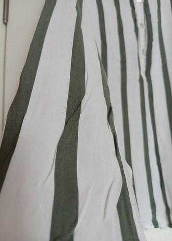 Çizgi düğme detaylı kadın gömlek - Görsel 6