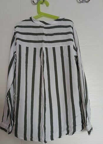 Çizgi düğme detaylı kadın gömlek - Görsel 10