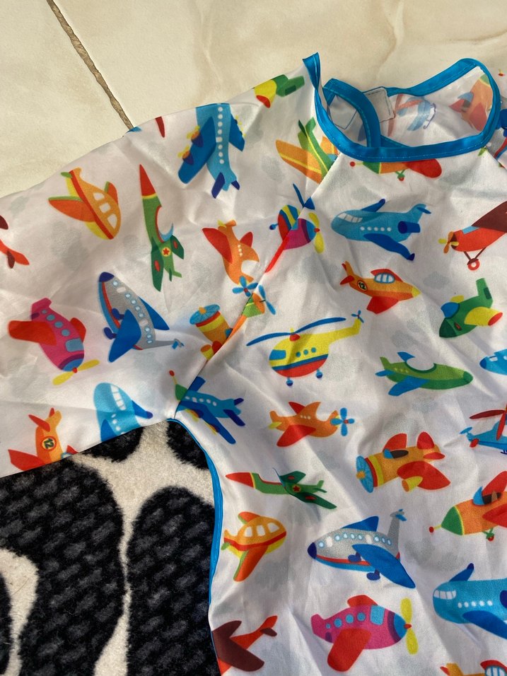 Renkli Desenli Bebek Önlüğü - Görsel 2