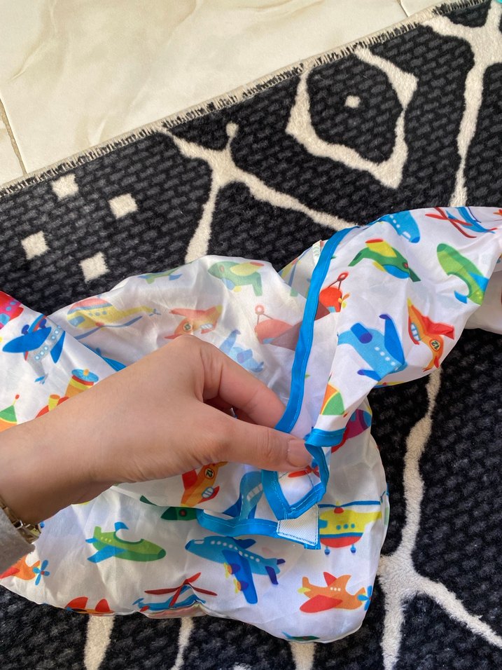 Renkli Desenli Bebek Önlüğü - Görsel 4