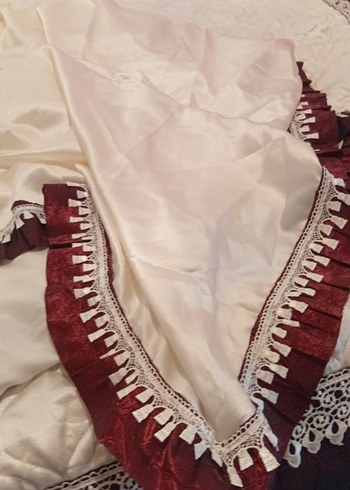 Bordo İşlemeli Parlak Yatak Örtüsü - Görsel 3