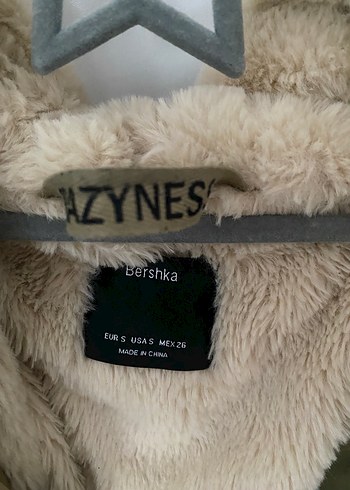 s Beden Bershka haki mont