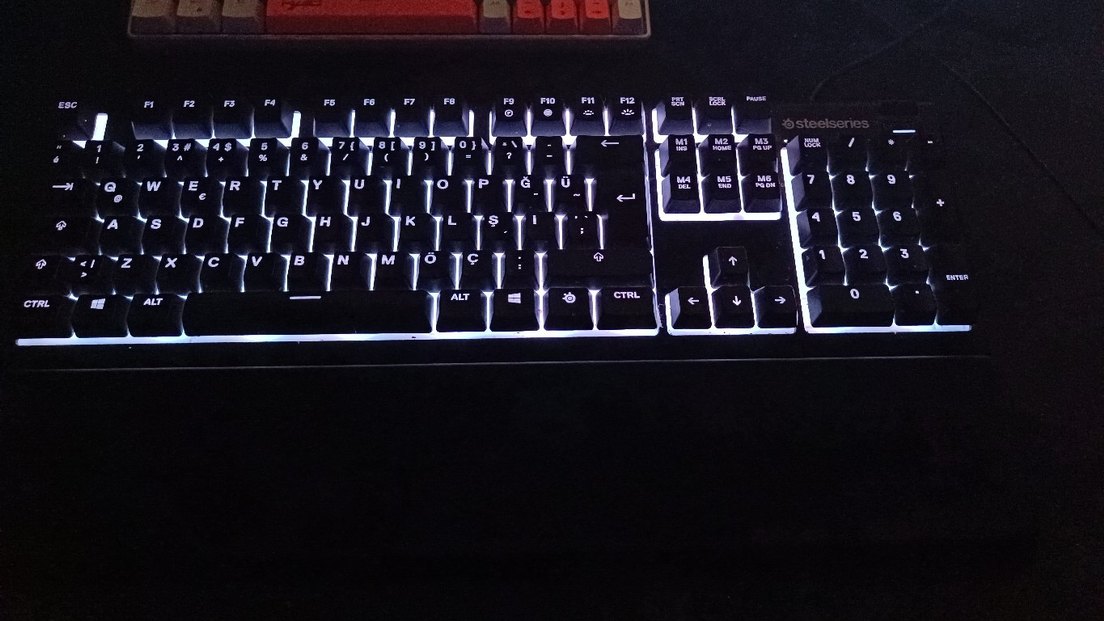 SteelSeries Apex 3 kablolu klavye - Görsel 2