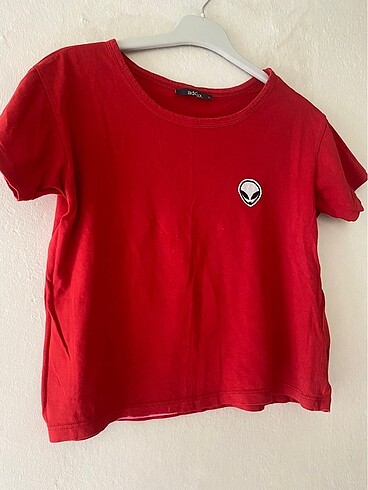 Kırmızı tshirt