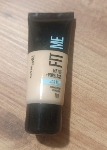 Maybelline Fit Me Matte + Poreless Fondöten 110