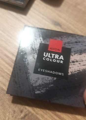 Avon Gri Tonlarda 4 Renk Göz Farı Paleti