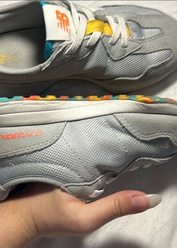 Gri New Balance kız çocuk Spor Ayakkabısı - Görsel 3