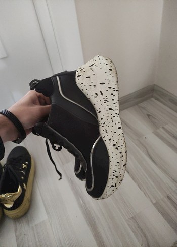 Siyah Bağcıklı Kadın Dolgu Topuk Spor Ayakkabı - Görsel 3