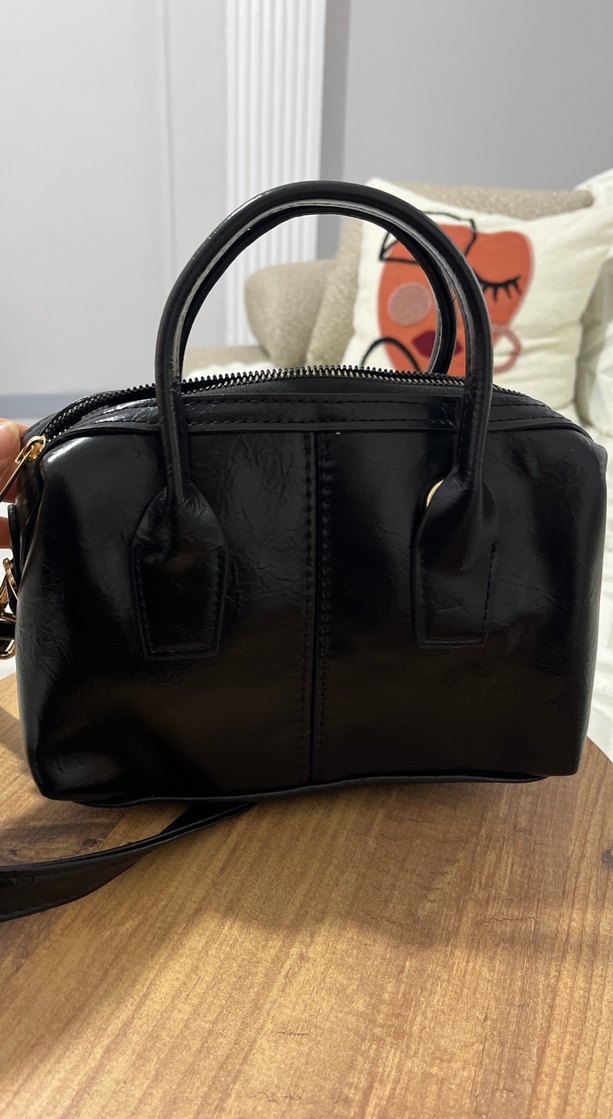 Siyah Parlak Deri Kadın Çanta - Görsel 3