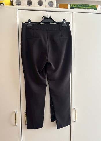 Kadın Siyah Kemerli Kumaş Pantolon - Görsel 2