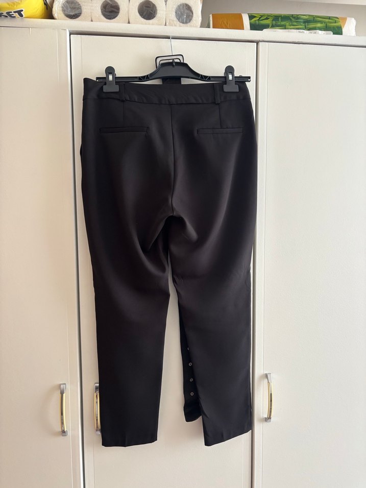 Kadın Siyah Kemerli Kumaş Pantolon - Görsel 2