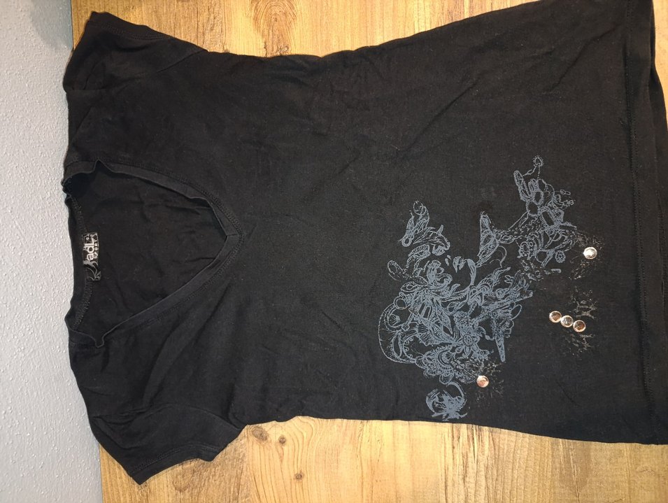 V Yaka Baskılı Siyah kadın  Tişörtü - Görsel 2