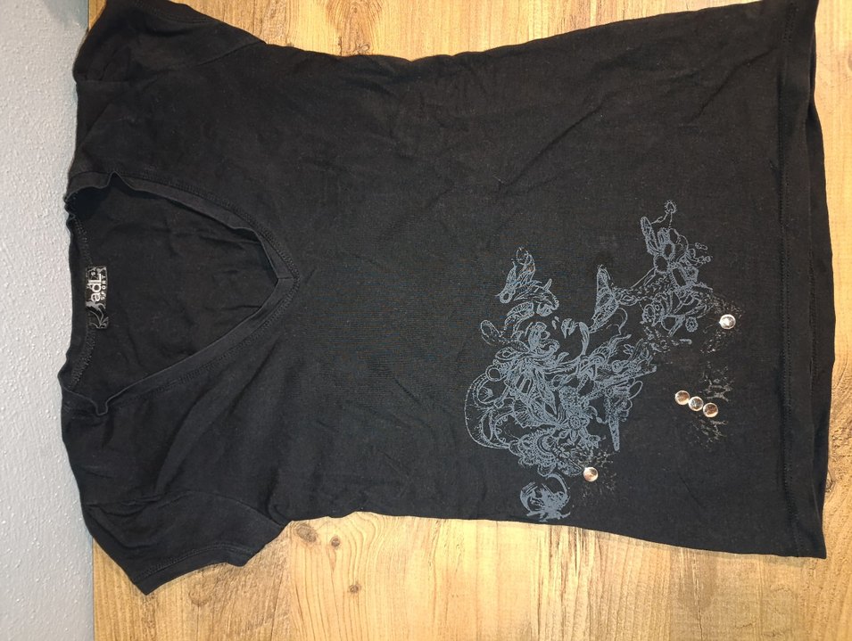 V Yaka Baskılı Siyah kadın  Tişörtü - Görsel 3