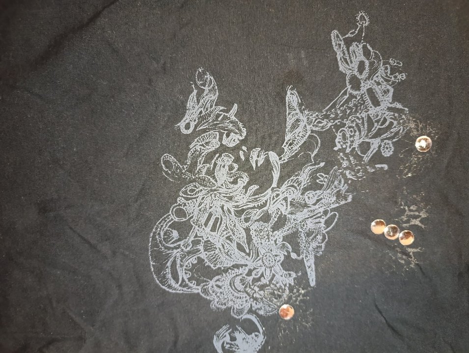 V Yaka Baskılı Siyah kadın  Tişörtü - Görsel 4