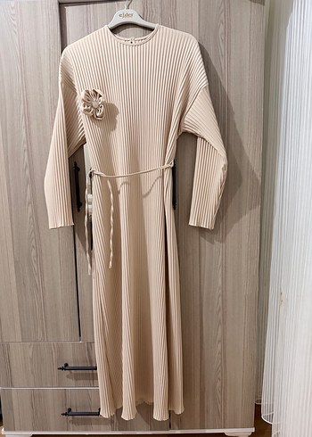 Krem Renkli Kadın Drapeli Suni Kumaş standart bed. Bikez giyildi - Görsel 3