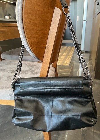 Zincir Detaylı Siyah Deri Kadın Çanta - Görsel 2