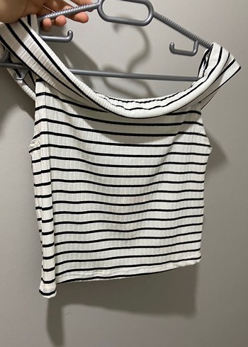 V Yaka Çizgili Kolsuz Crop Top