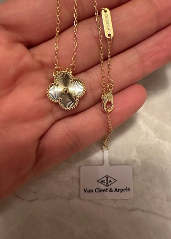 Gold kalemli yonca kolye