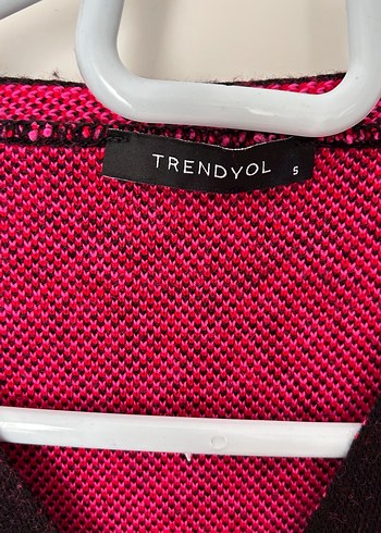 Taş düğmeli Renkli Desenli V Yaka Kadın Hırka - Görsel 3