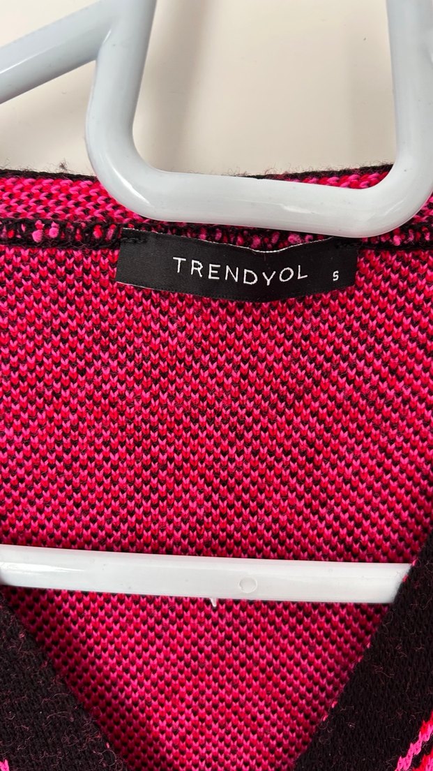 Taş düğmeli Renkli Desenli V Yaka Kadın Hırka - Görsel 3