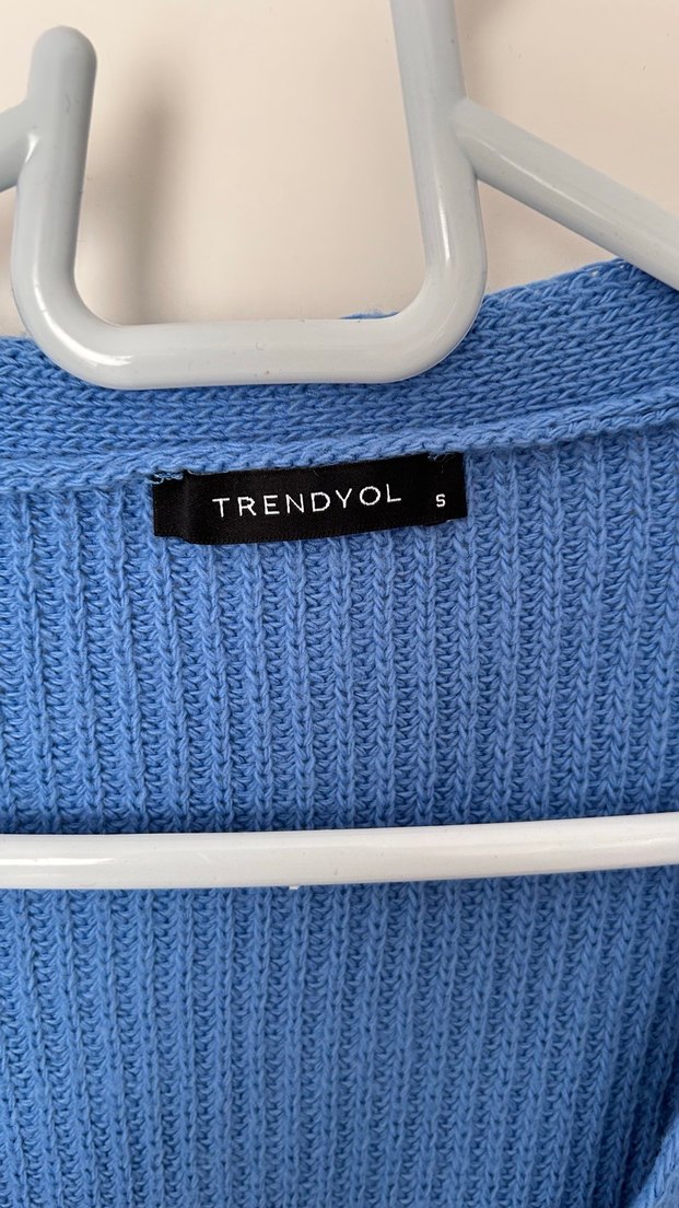 Mavi taş Düğmeli V Yaka Kadın Hırka - Görsel 4