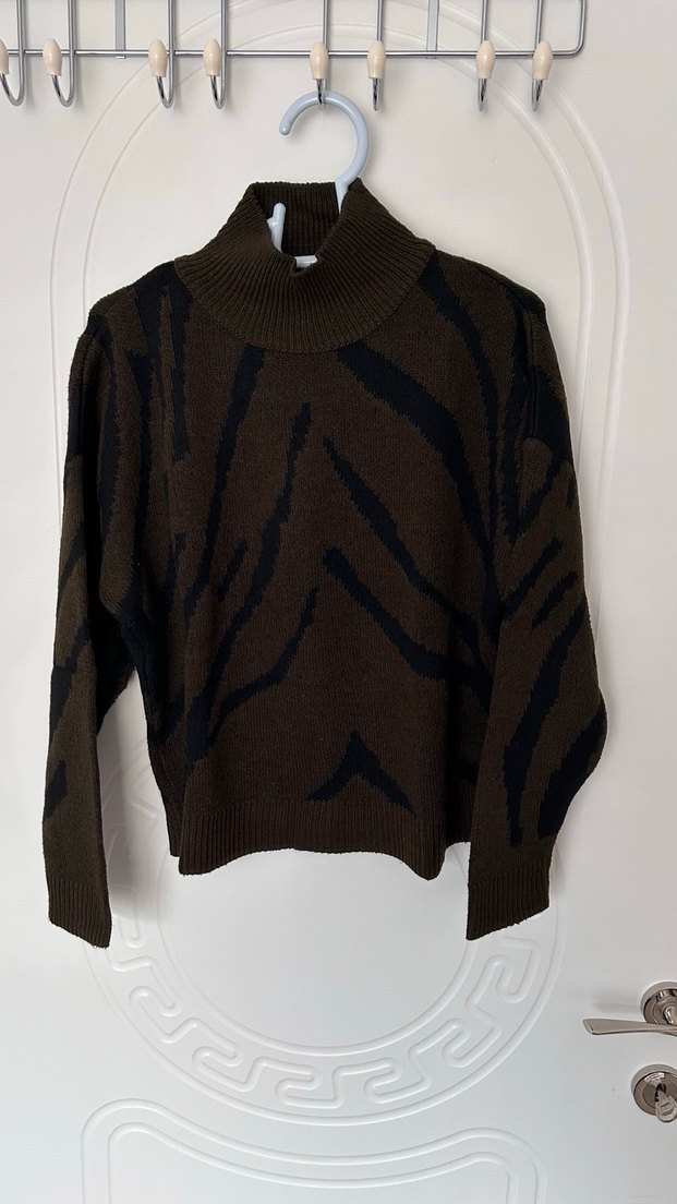 Haki Zebra Desenli Balıkçı Yaka Kazak - Görsel 2