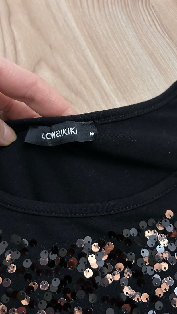 Siyah Payetli yarım Kollu Kadın - Görsel 5