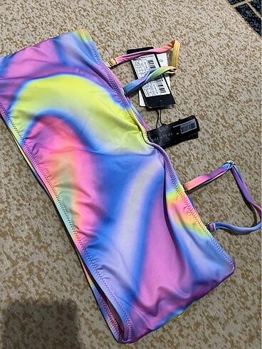 xl Beden çeşitli Renk Etiketli bikini üstü